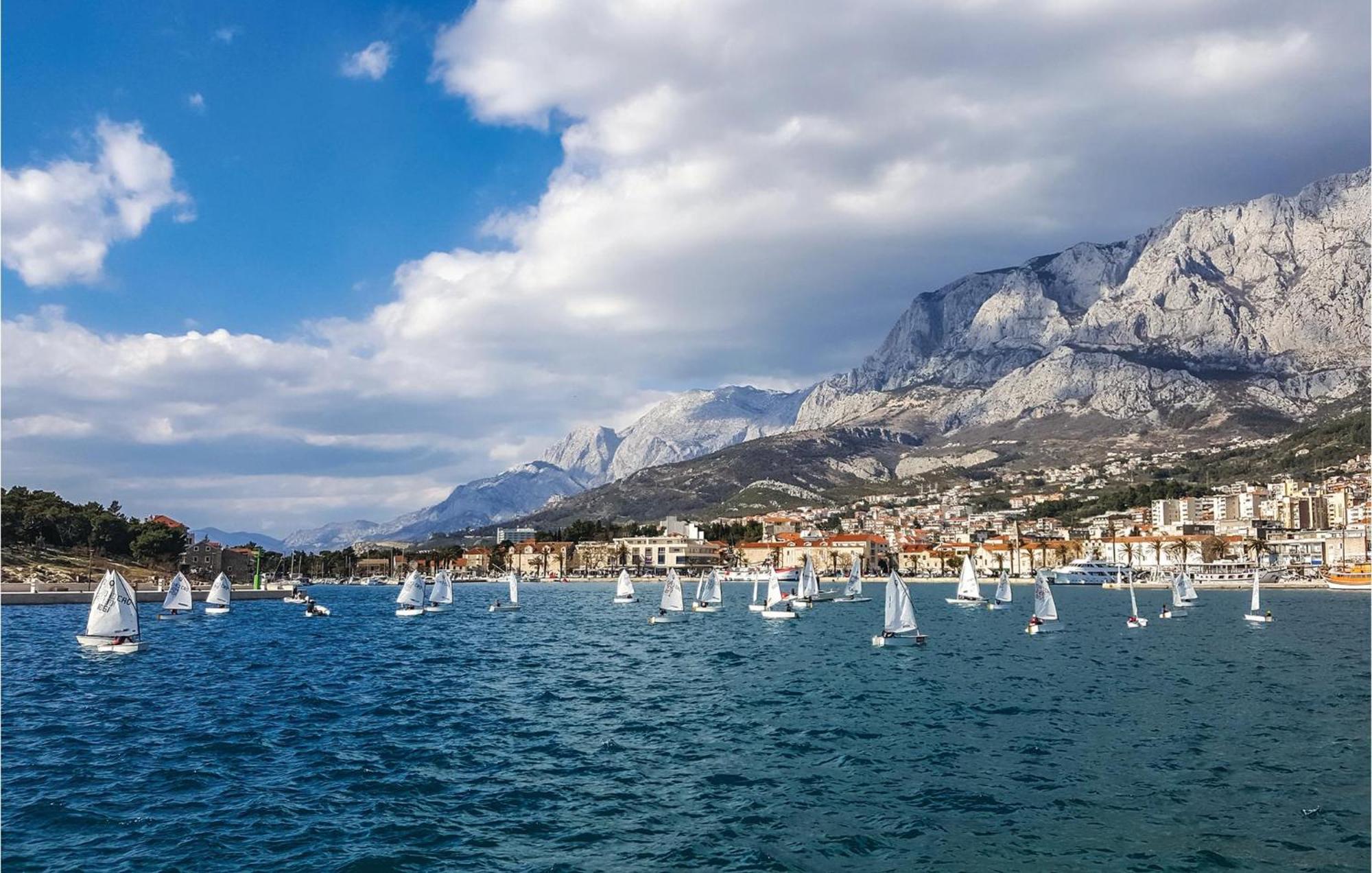 Stunning Apartment In Makarska With Wifi מראה חיצוני תמונה